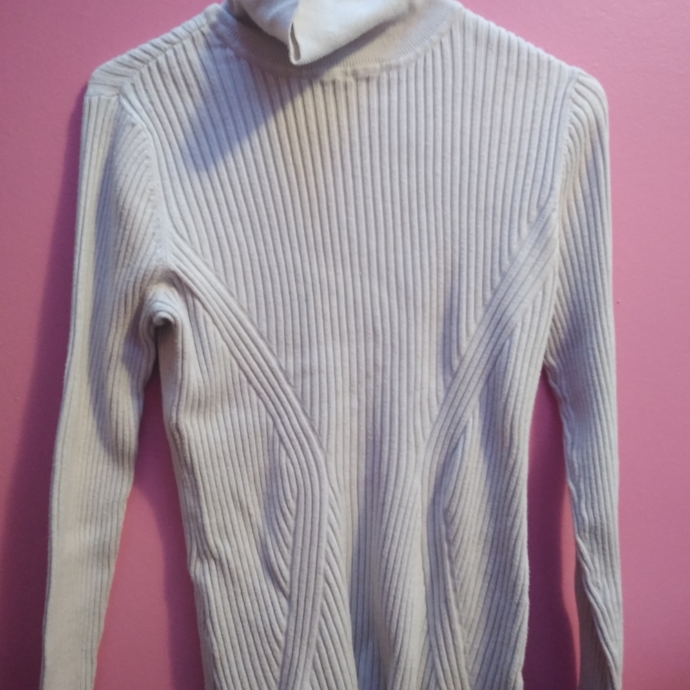 Lane Bryant, Size 18/20, Turtleneck, Cream.